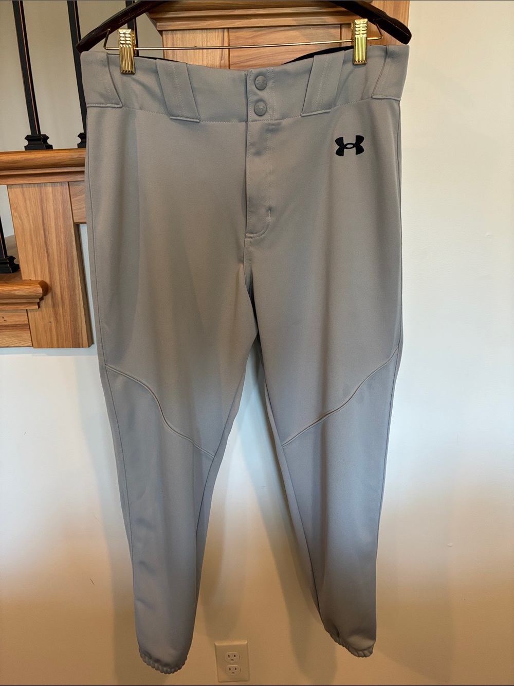 Under Armour Men’s Light Gray Athletic Jogger Pants